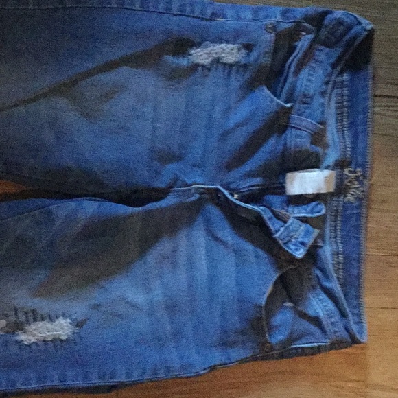 Capris - Picture 2 of 4